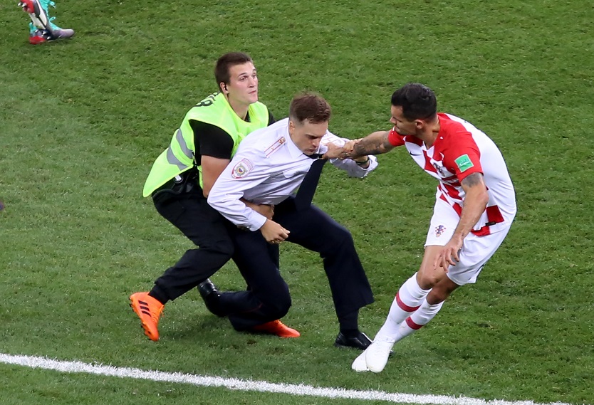 Pussy Riot Se Atribuye La Invasi N De La Cancha En Final Del Mundial