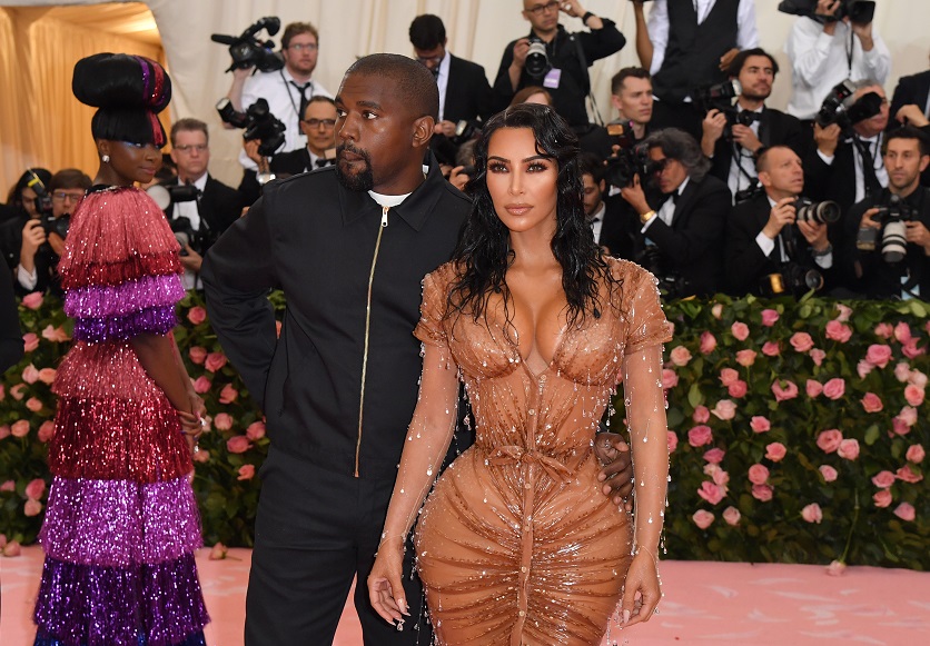 Kim Kardashian Y Kanye West Sostienen Fuerte Discusi N En El Carro