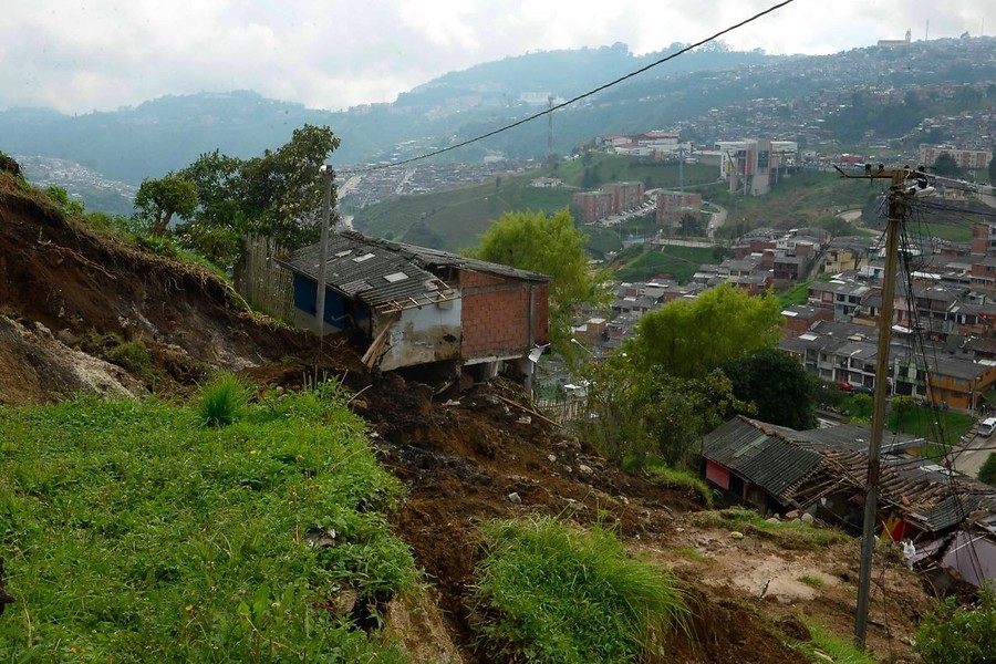 400 Familias Han Sido Evacuadas Tras La Avalancha En Manizales Que