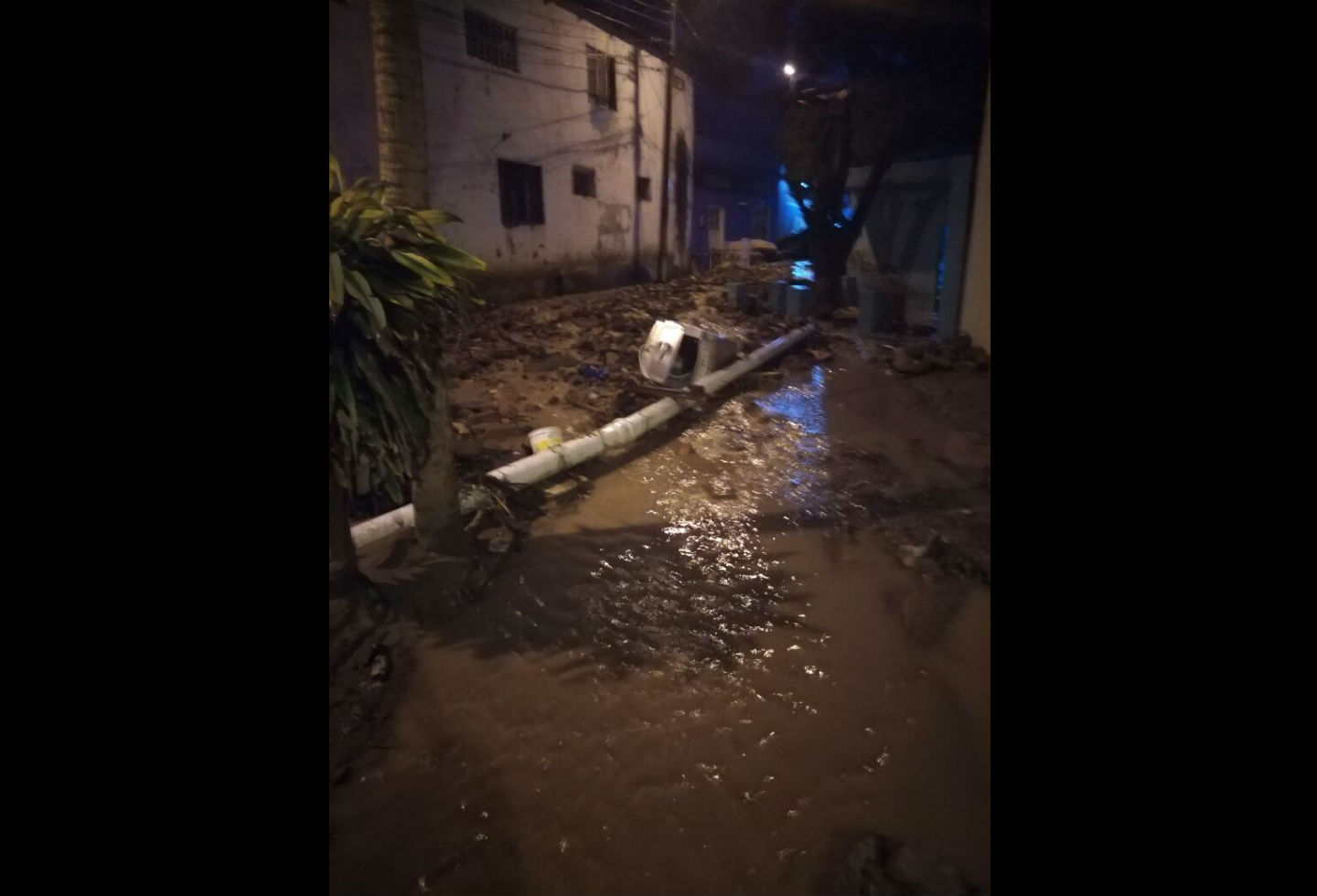 Avalancha en Girardot Avalancha en Girardot