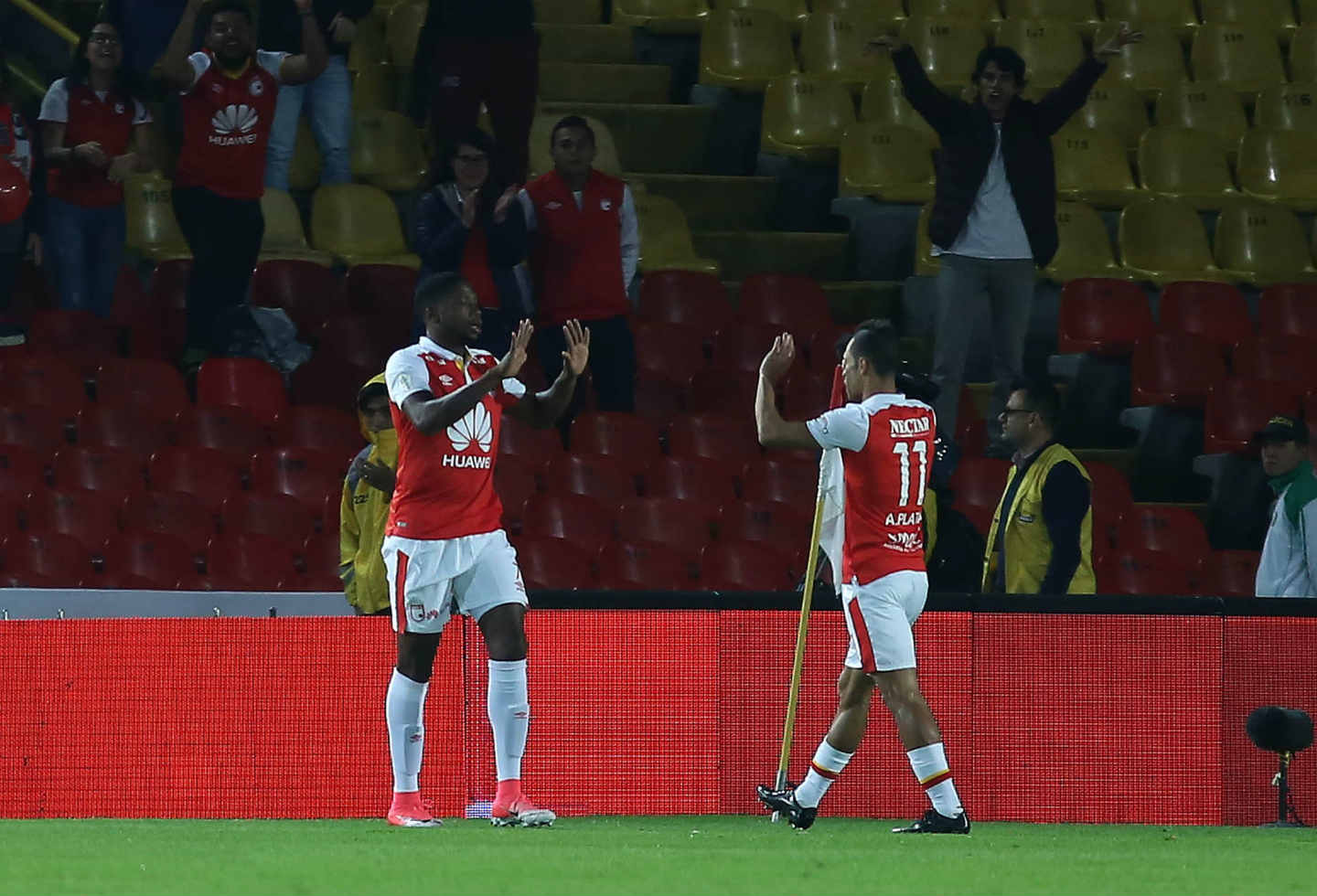 Santa Fe derrotó a América Santa Fe derrotó a América