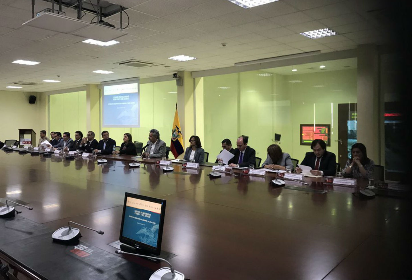 Rueda de prensa del presidente de Ecuador para anunciar muerte de periodistas ecuatorianos Rueda de prensa del presidente de Ecuador para anunciar muerte de periodistas ecuatorianos