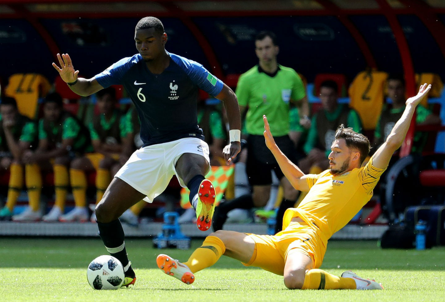 Mbappé en partido entre Francia y Australia Mbappé en partido entre Francia y Australia