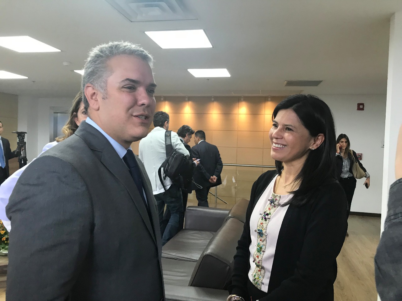 DUQUE EN LA CONTRALORÍA GENERAL DUQUE EN LA CONTRALORÍA GENERAL