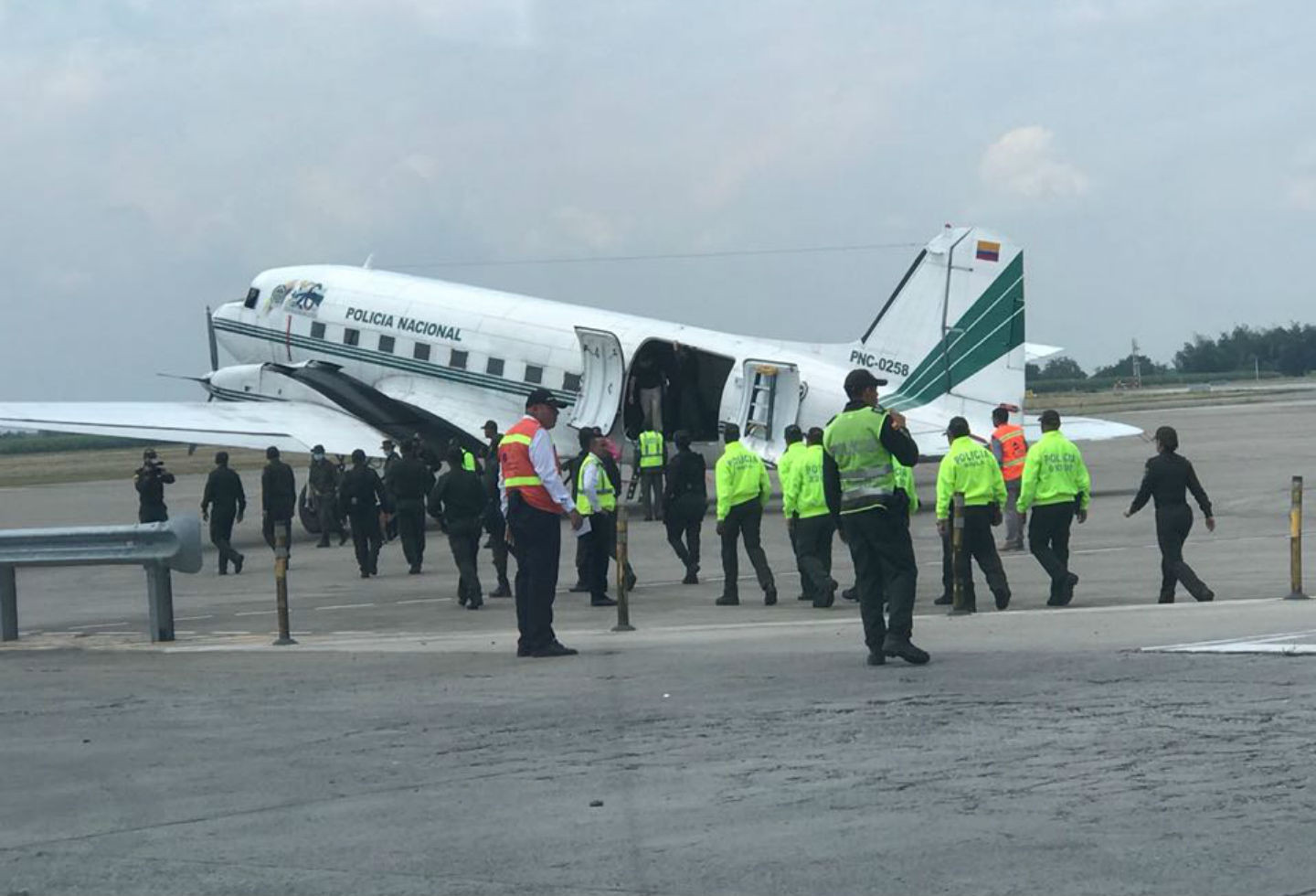 Llegada a Cali de los cuerpos que serían de periodistas ecuatorianos Llegada a Cali de los cuerpos que serían de periodistas ecuatorianos