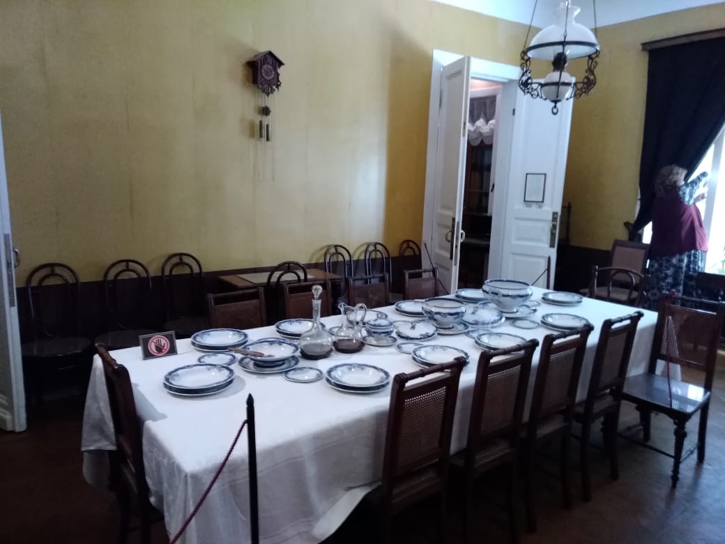El comedor familiar, en la casa de León Tolstoi.