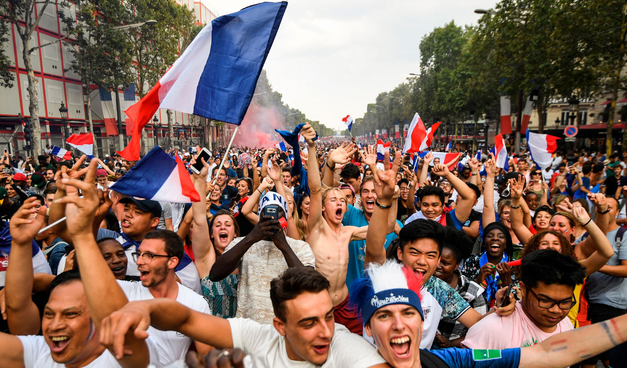 Las calles de París, inundadas de hinchas de Francia tras el título logrado en Rusia 2018