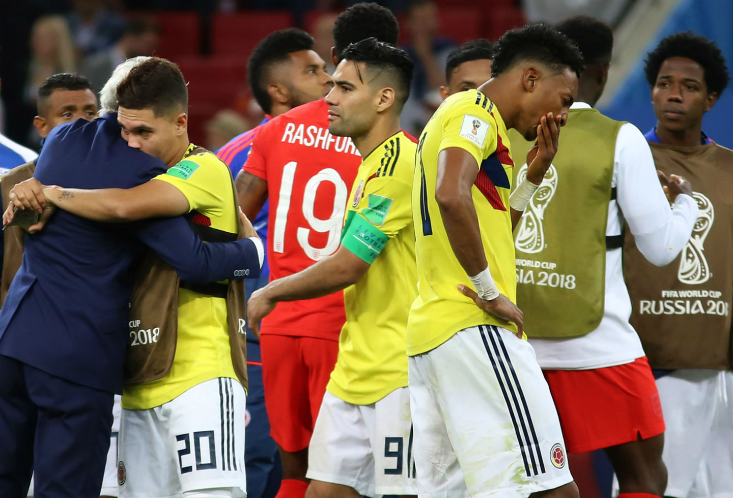 Jugadores de Colombia tras la derrota ante Inglaterra