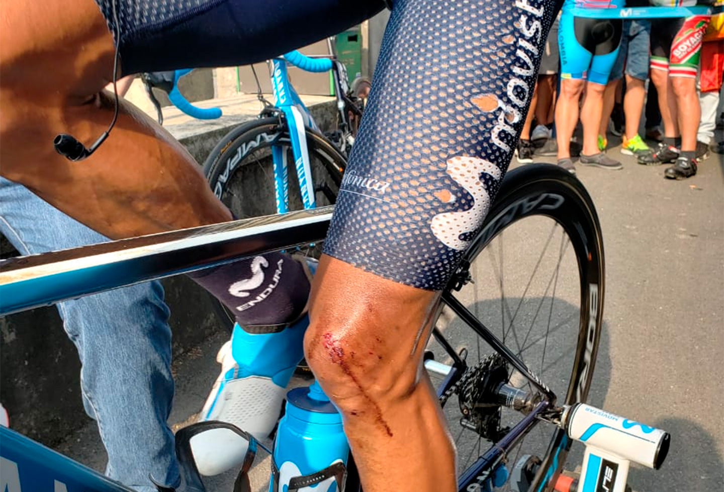 Nairo Quintana tras sufrir caída en la etapa 18 del Tour de Francia