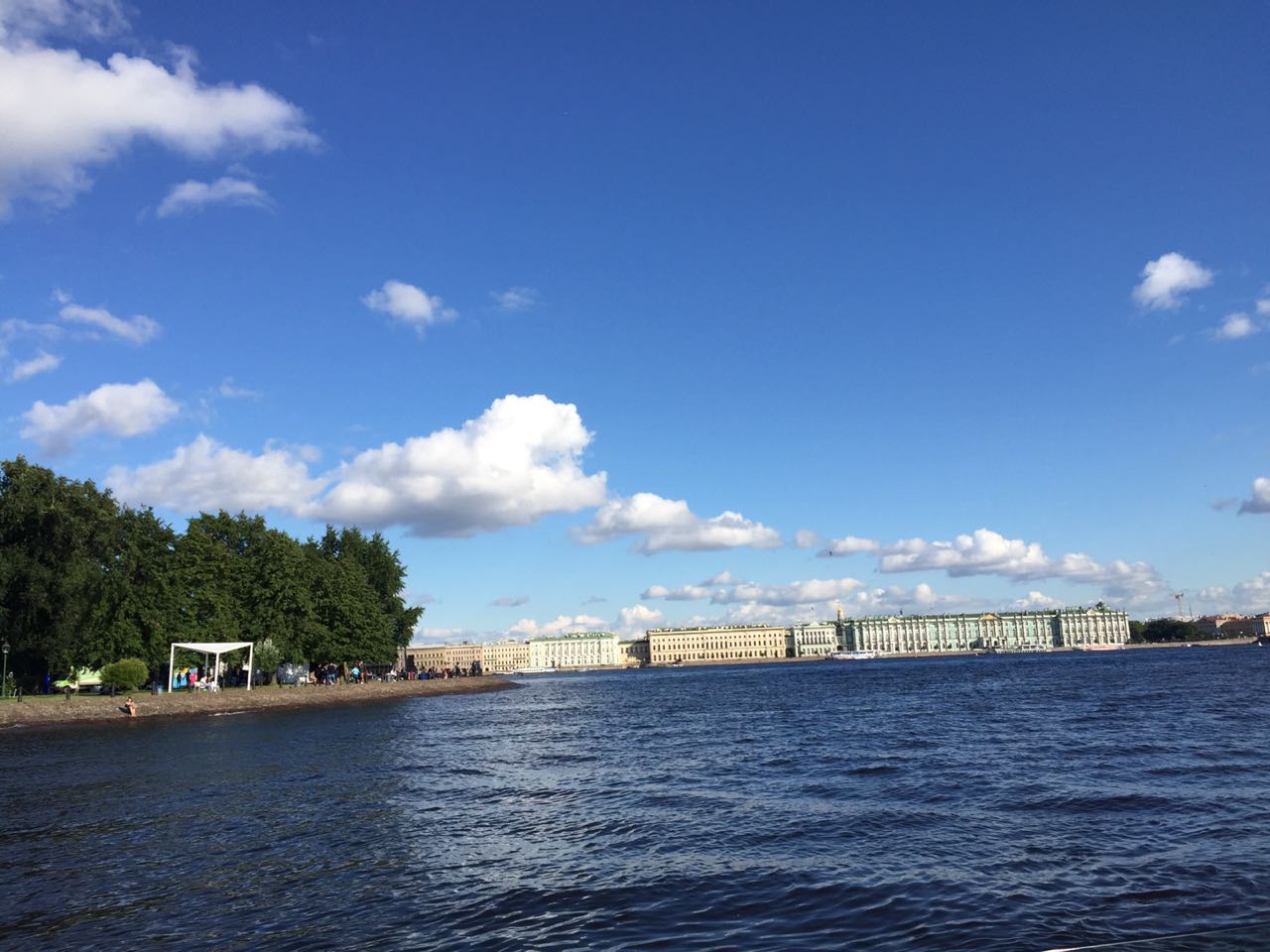 La ciudad rusa de San Petersburgo, a la que comparan con Venecia.