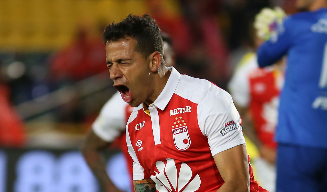 Diego Gustastavino celebrando el tercer gol de Santa Fe