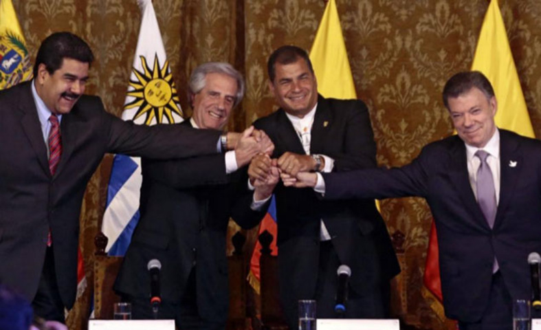 Santos con Maduro y Correa