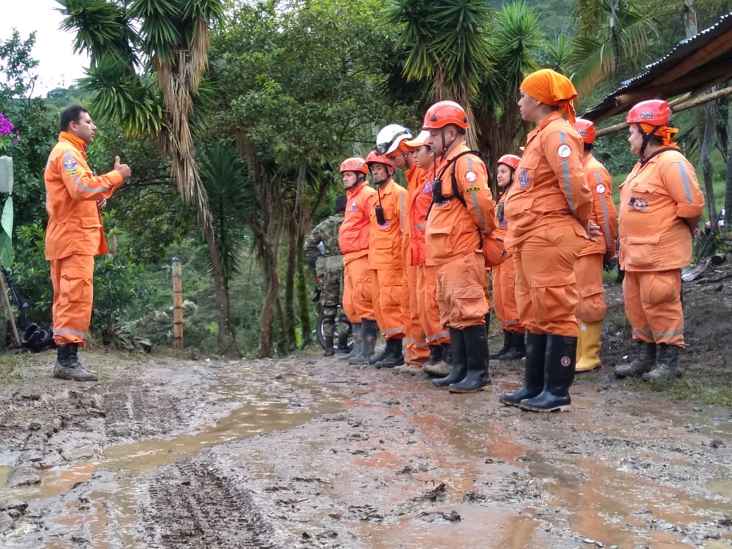 Organismos de socorro se concentran en puntos específico para realizar las tareas de rescate