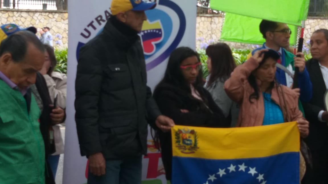 Plantón en rechazo a posesión de Maduro.