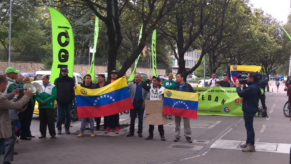 Plantón en rechazo a posesión de Maduro.