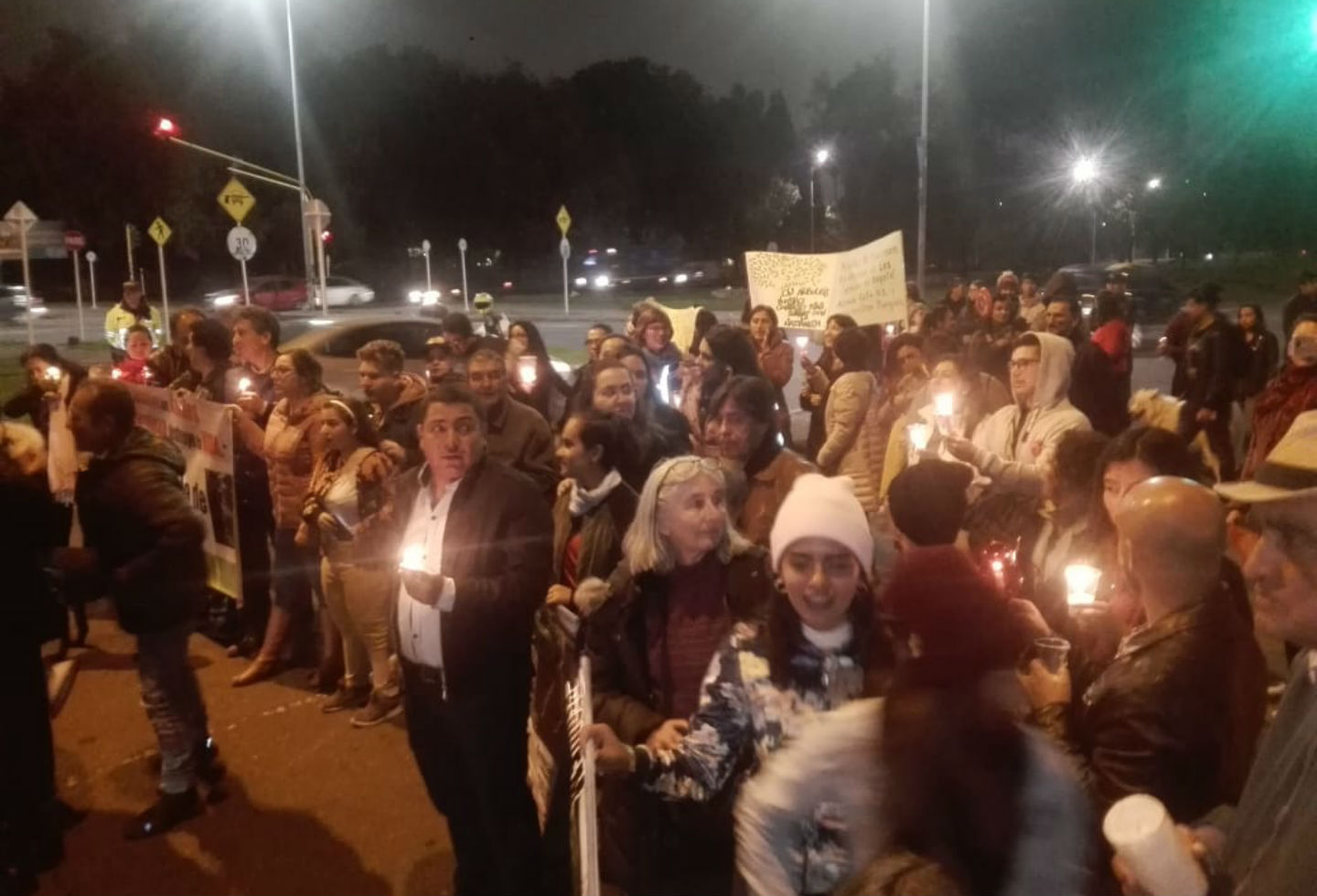 Protesta por tala de árboles en Bogotá
