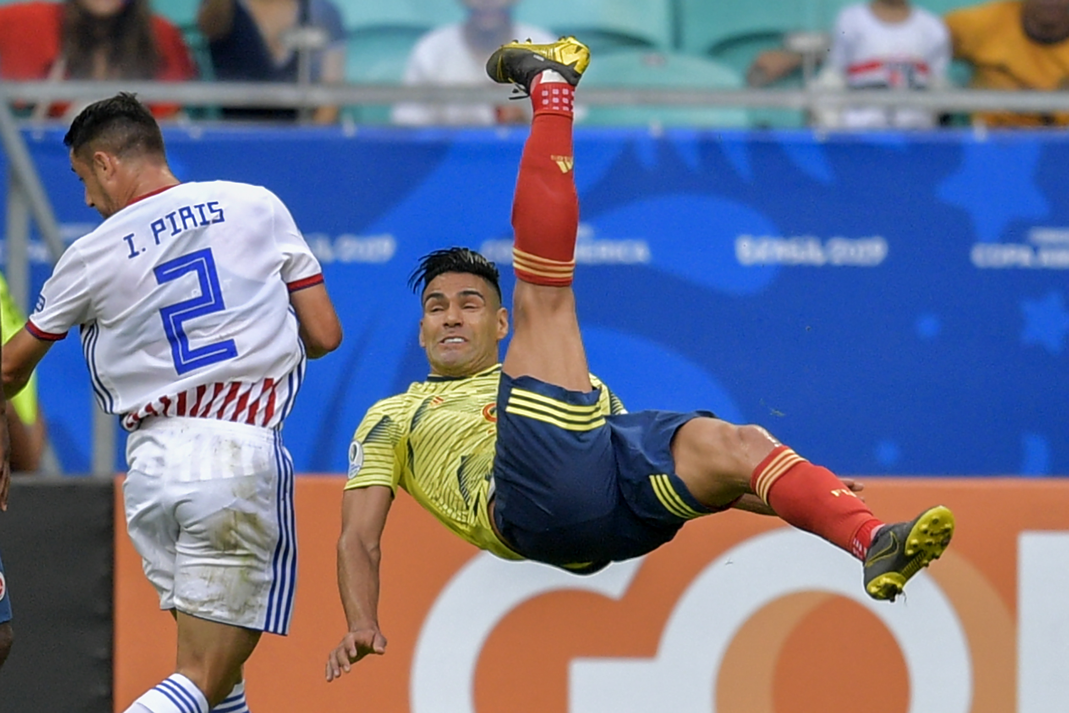 Selección Colombia juega contra Paraguay