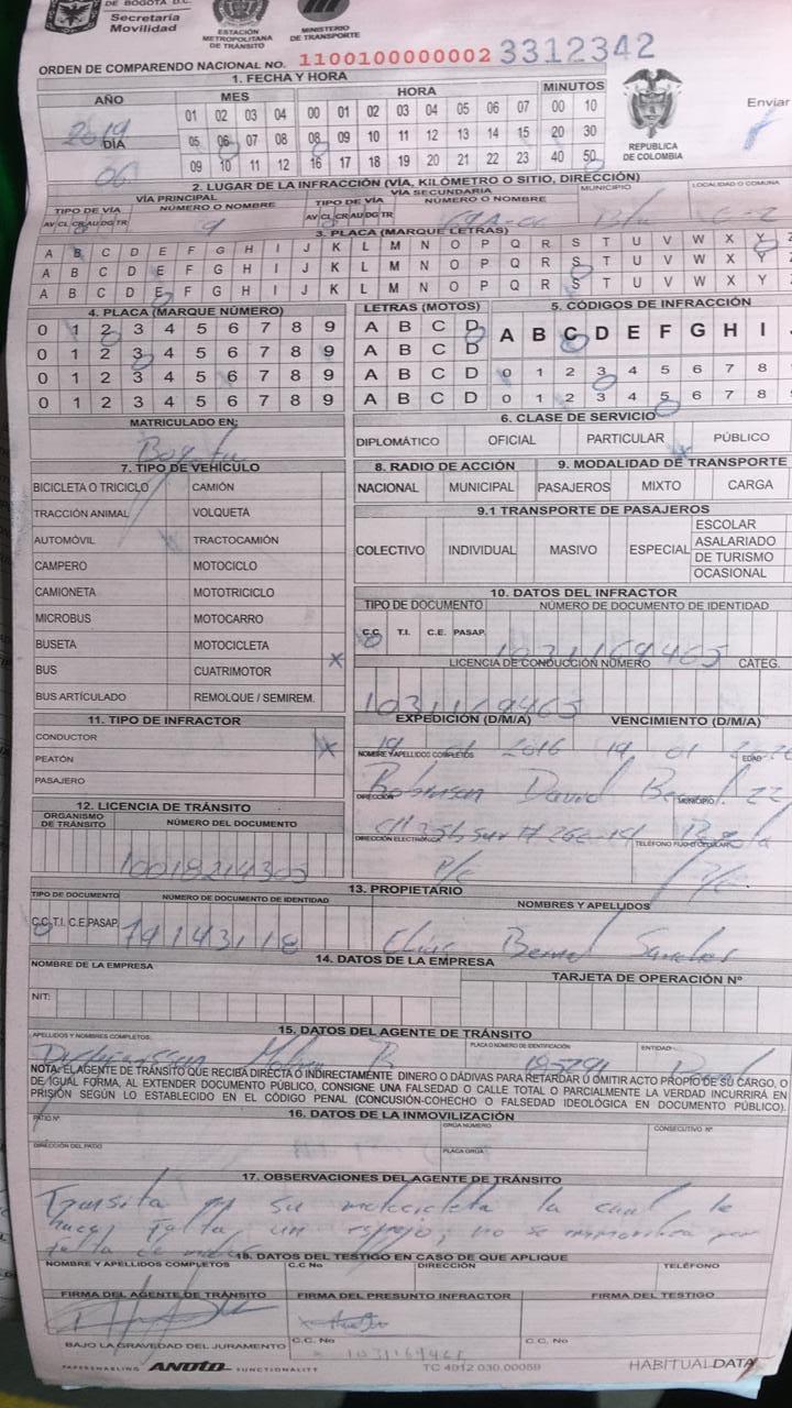 Comparendo a ciudadano en Bogotá que, dice, se lo impusieron por insultar a Peñalosa