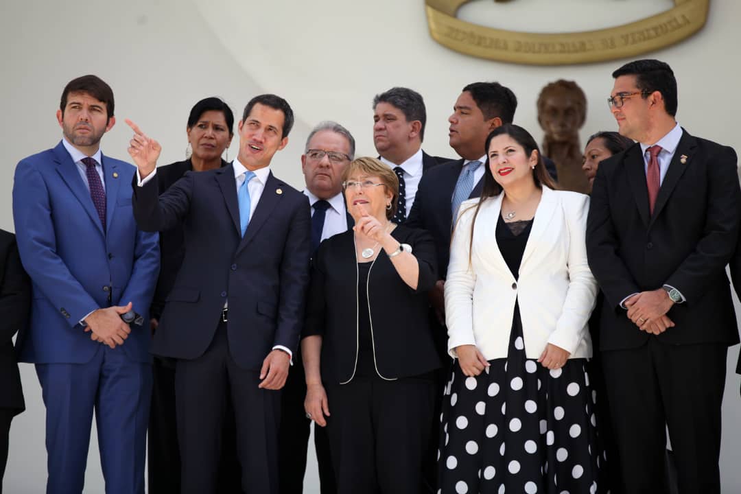 Juan Guaidó con Michelle Bachelet