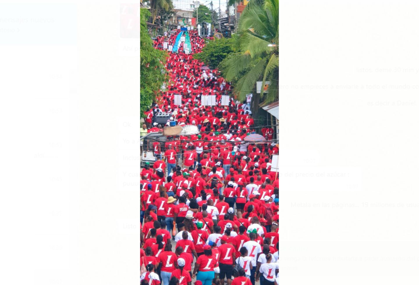 Con esta imagen de la inscripción de uno de sus candidatos, el Partido Liberal inició la campaña.