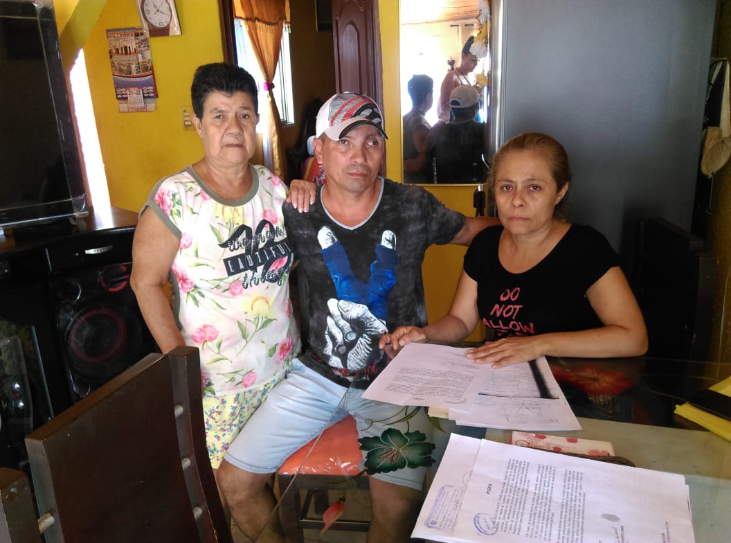 La mujer murió producto de varias revueltas que se viven en el país austral.