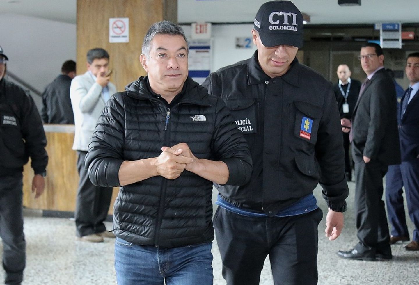 Muñoz adquirió una serie de lujos que estaban bien distantes a su poder adquisitivo por su salario.