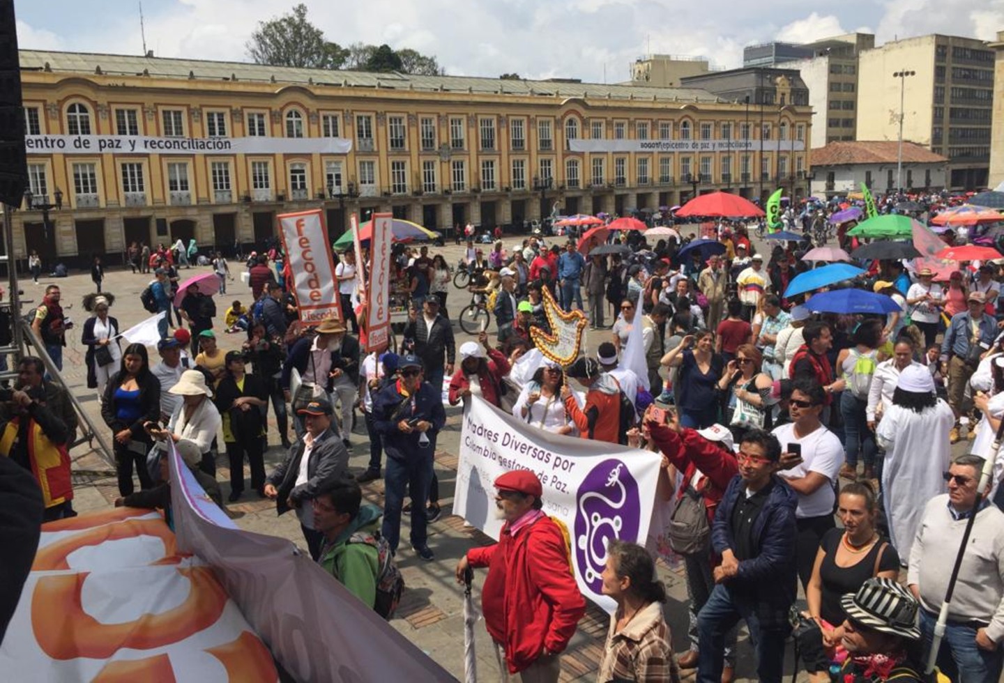 Marcha de maestros en la Plaza de Bolívar