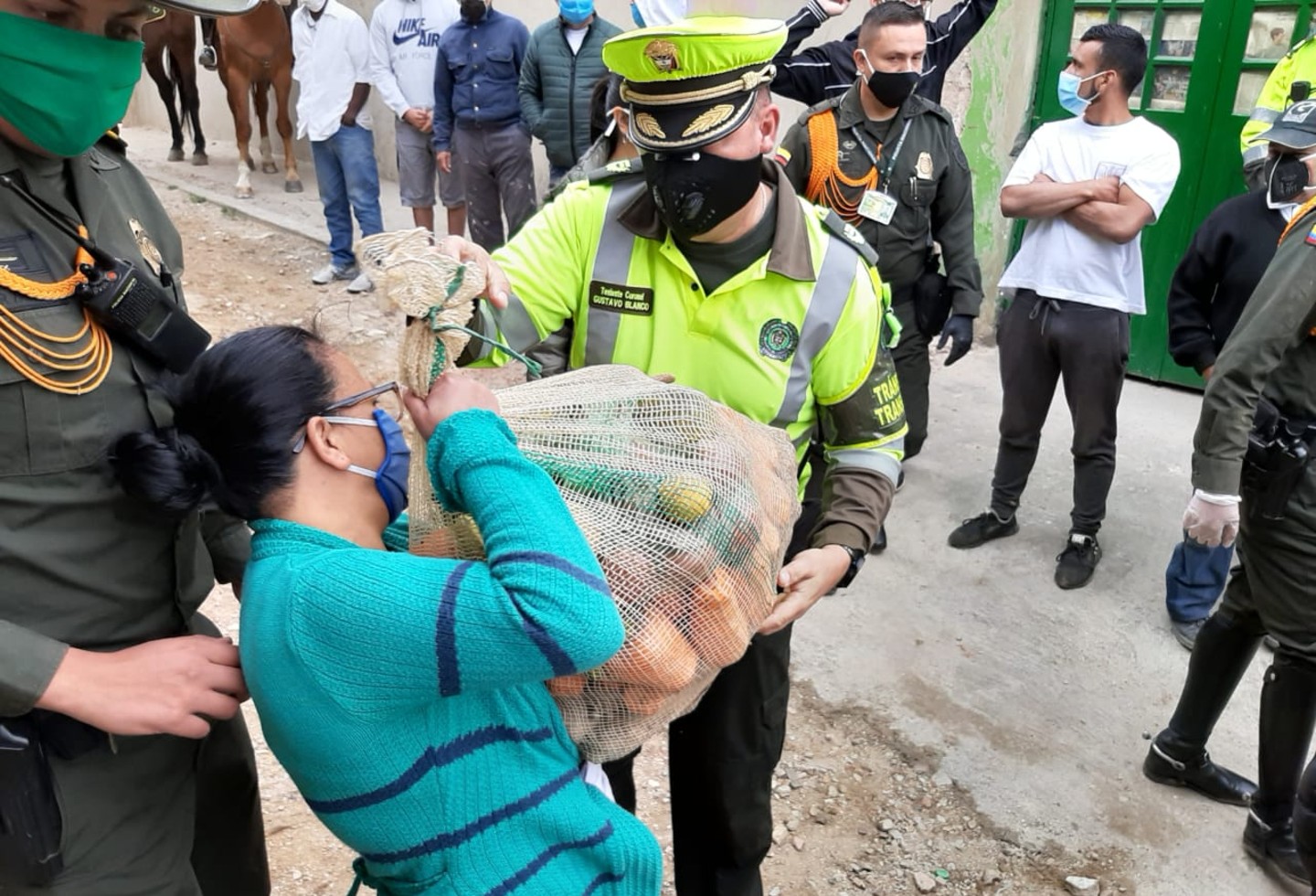 Entrega de mercados en Bogotá