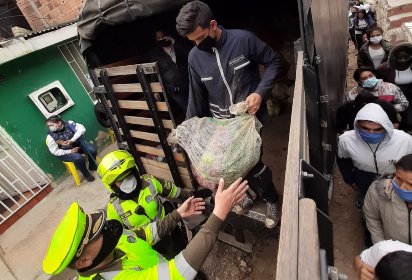 Entrega de mercados en Bogotá