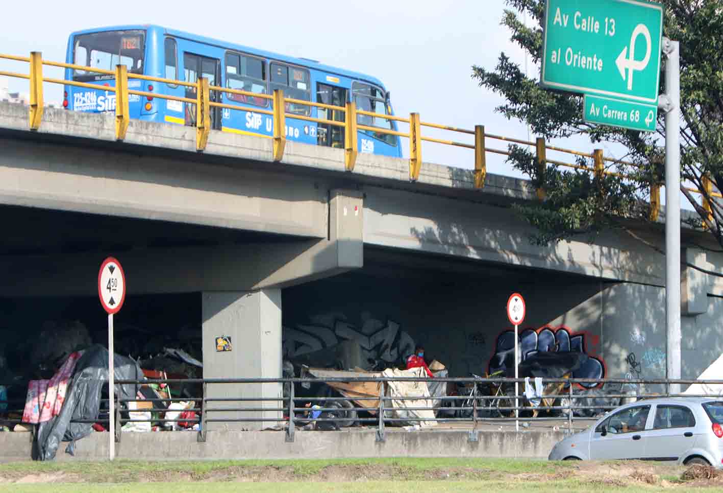 Proyecto en Concejo de Bogotá propone acabar con puentes peatonales