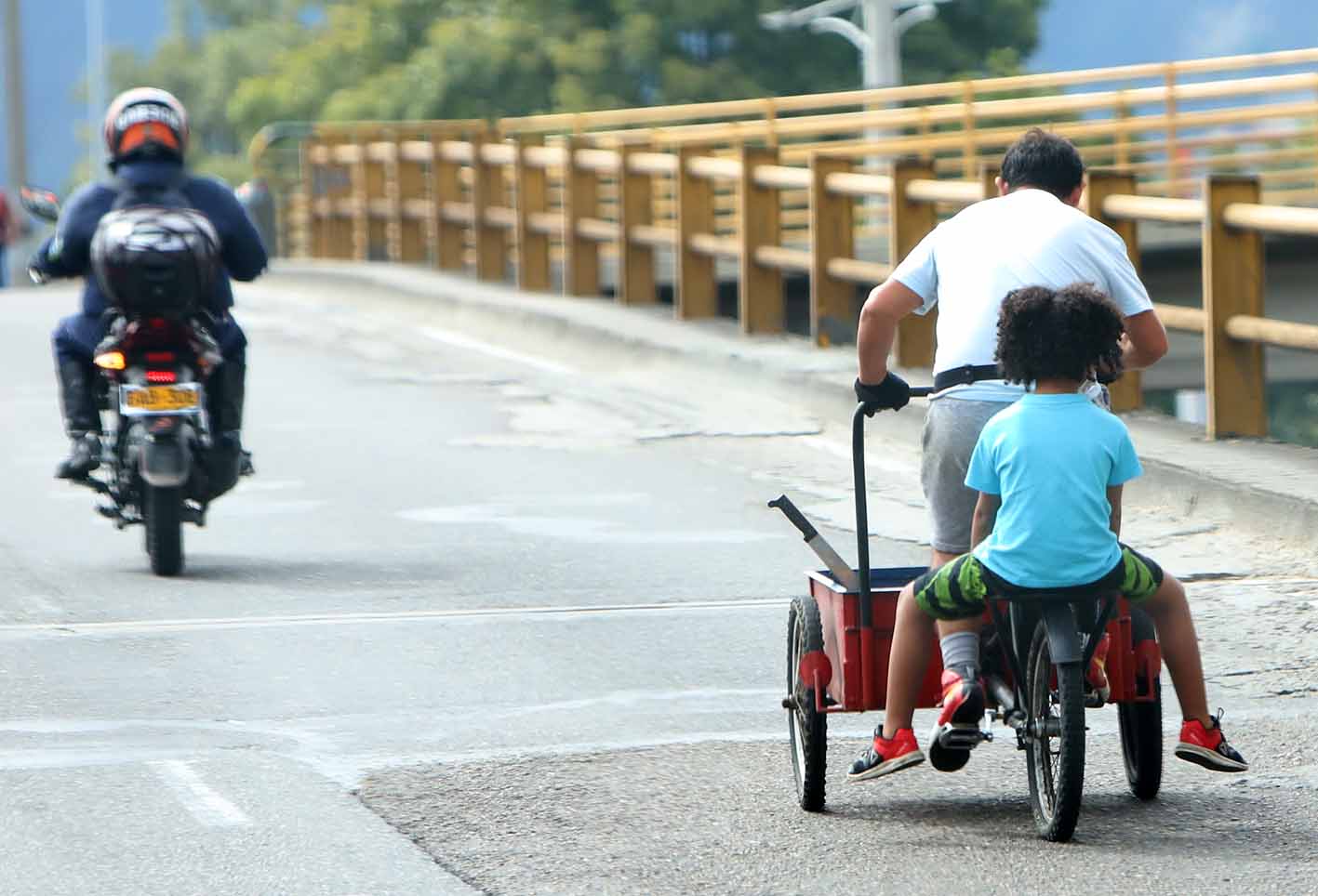 Menores de edad vuelven a la calle en cuarentena / Coronavirus en Colombia
