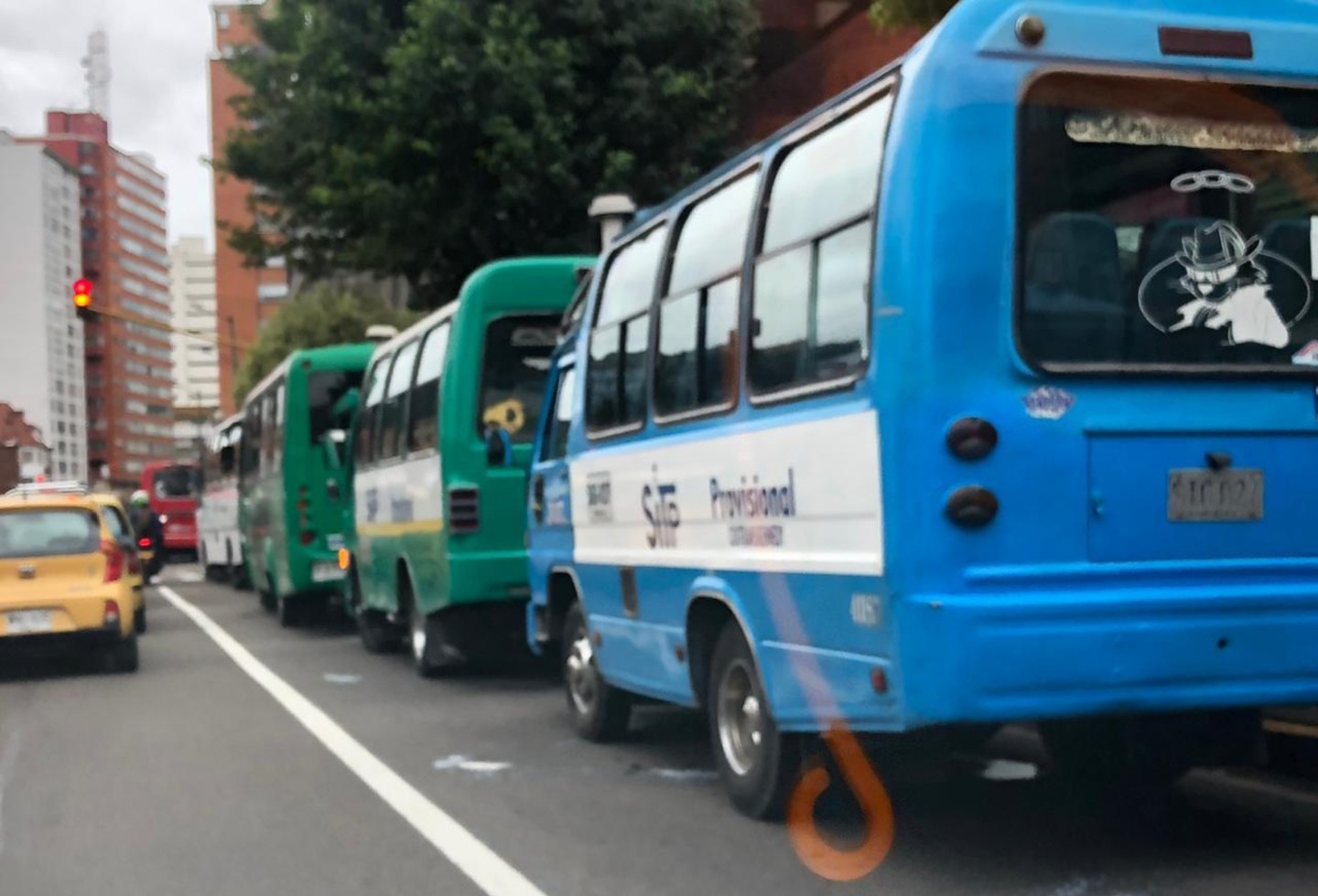 Protesta de conductores del Sitp en medio de cuarentena en Bogotá