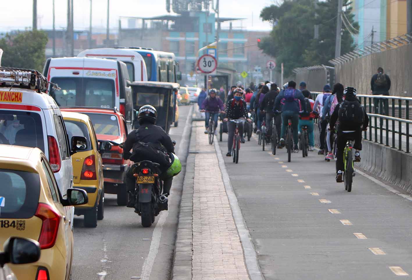 Corabastos, en medio de caos en cuarentena obligatoria en Kennedy / coronavirus en Colombia