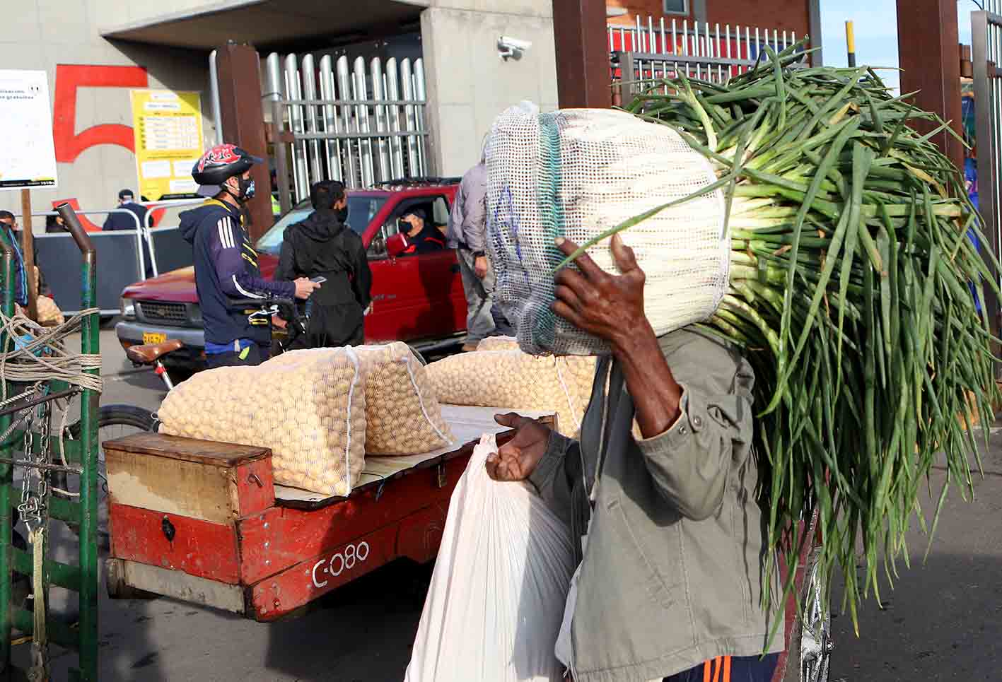 Corabastos, en medio de caos en cuarentena obligatoria en Kennedy / coronavirus en Colombia