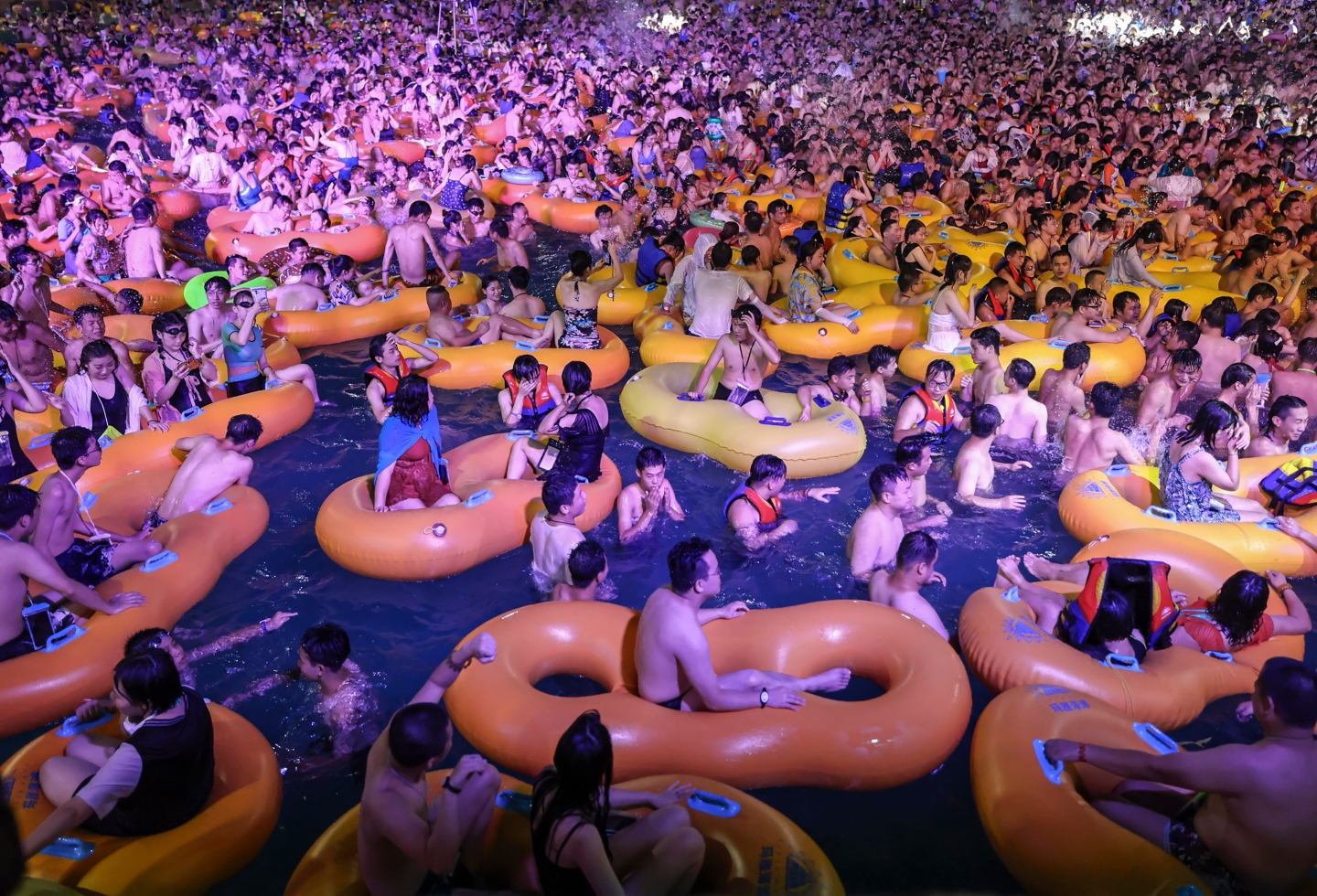 Polémica macrofiesta tecno en Wuhan, donde empezó la pandemia