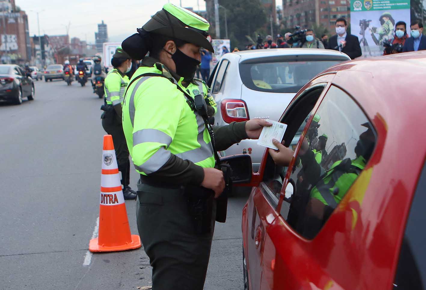 Multas a quienes incumplen pico y placa en Bogotá