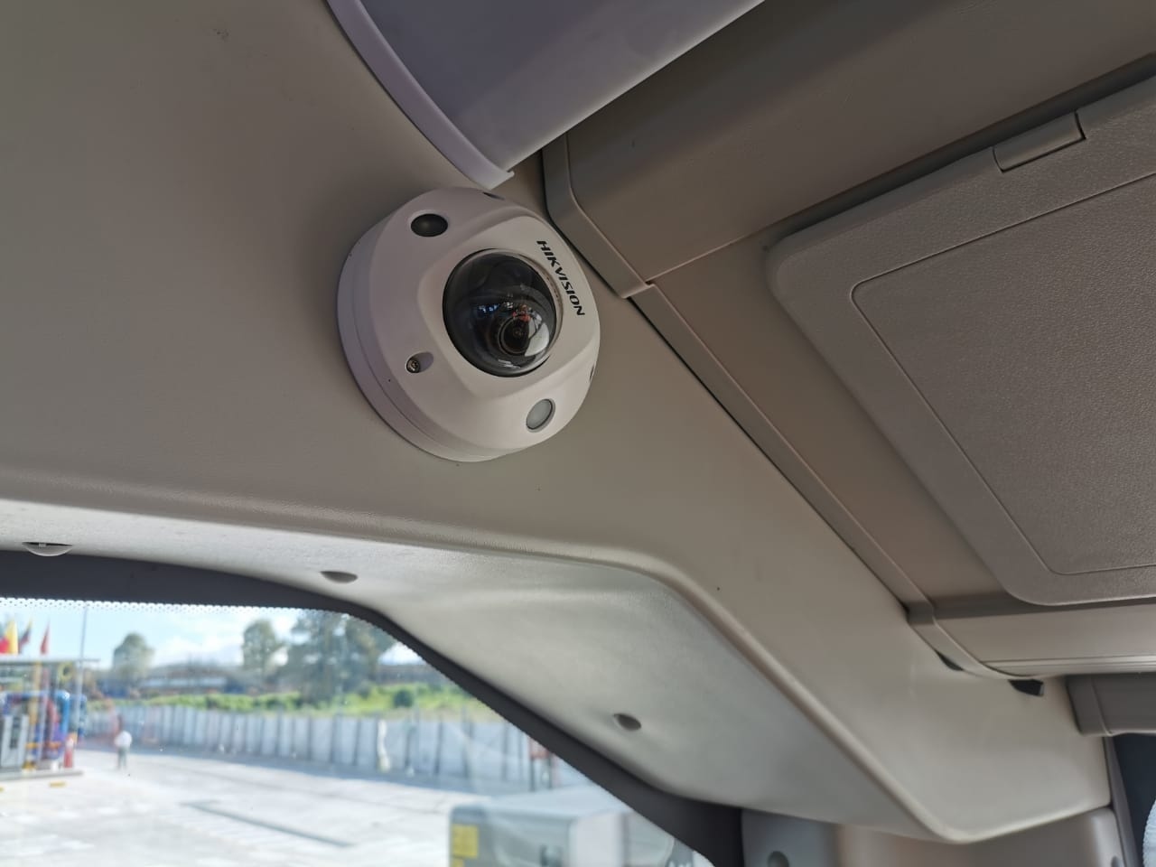Nueva Flota de Transmilenio viene equipada para cargar celulares