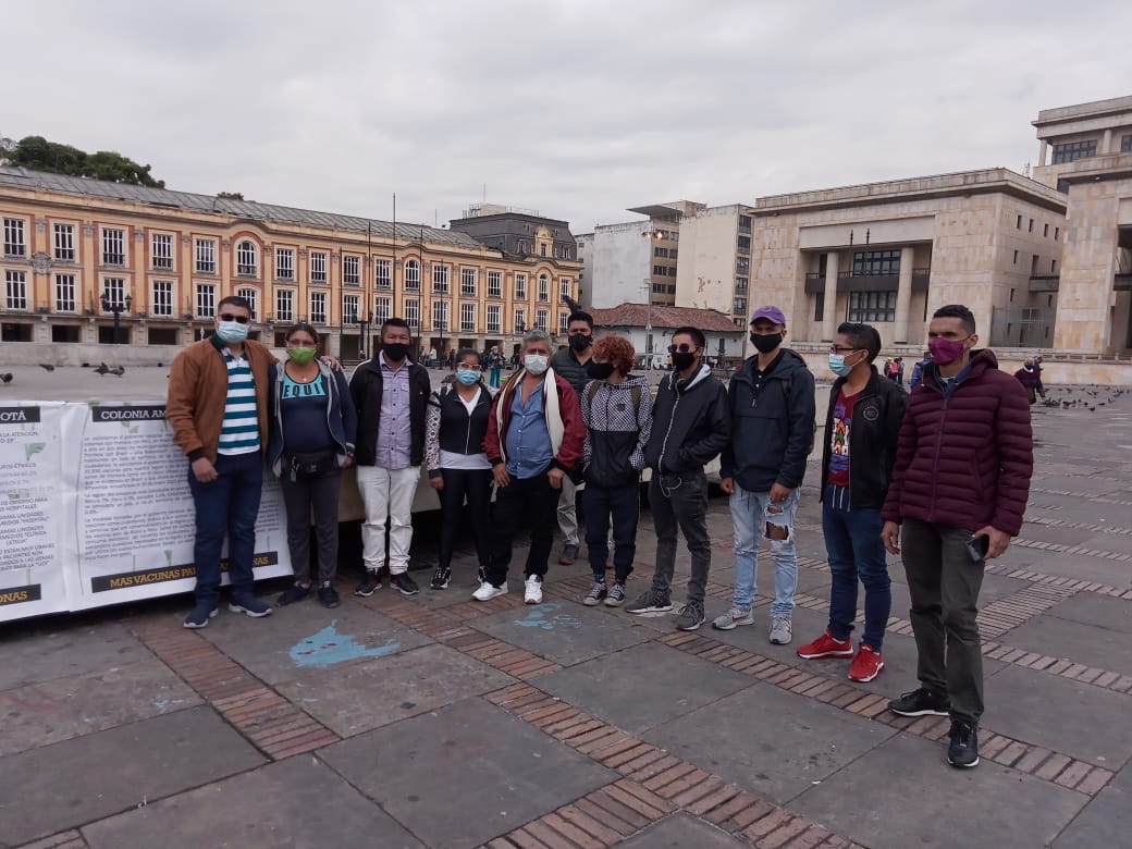Plantón de colonia de Amazonas en Bogotá por vacuna contra covid-19