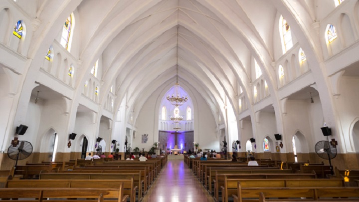 Crítica por cierre de iglesia en San Luis de Cúcuta por aglomeraciones | RCN Radio Crítica por cierre de iglesia en San Luis de Cúcuta por aglomeraciones | RCN Radio