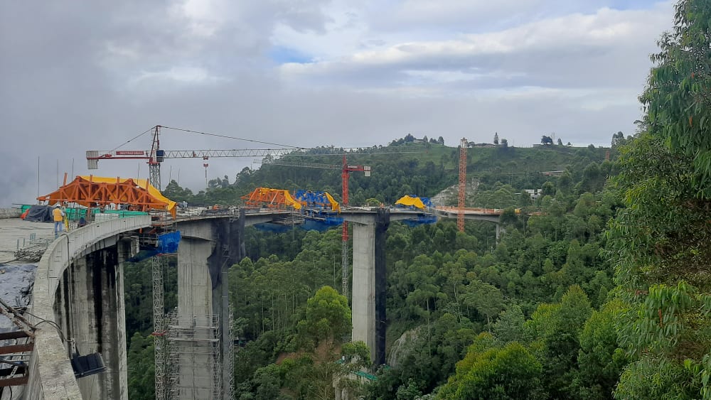 Derrumbes vía La Línea - Archivo RCN Radio Quindío