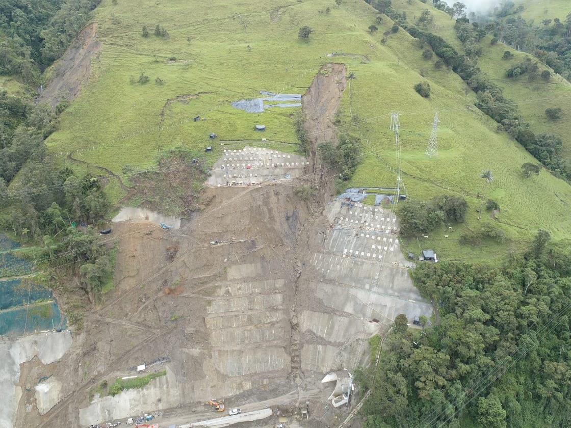Derrumbes vía La Línea - Archivo RCN Radio Quindío
