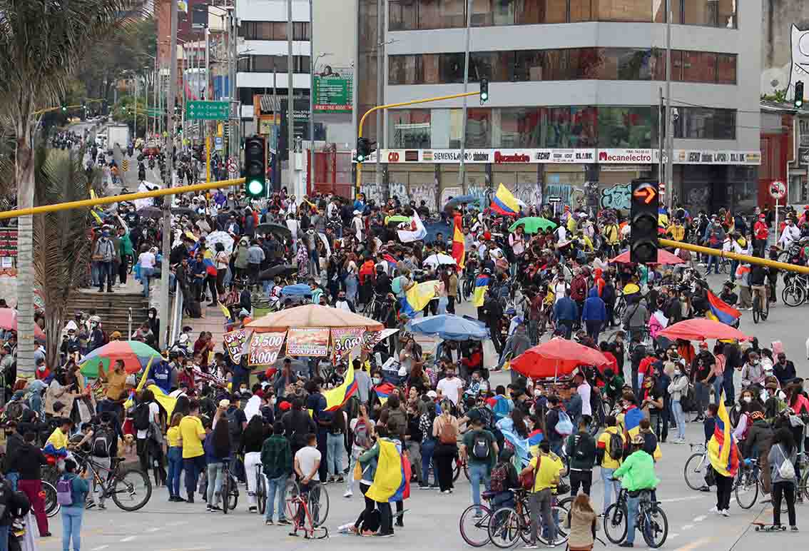 Paro nacional Colombia: protesta pacífica en Los Héroes el 12 de mayo de 2021 Paro nacional Colombia: protesta pacífica en Los Héroes el 12 de mayo de 2021