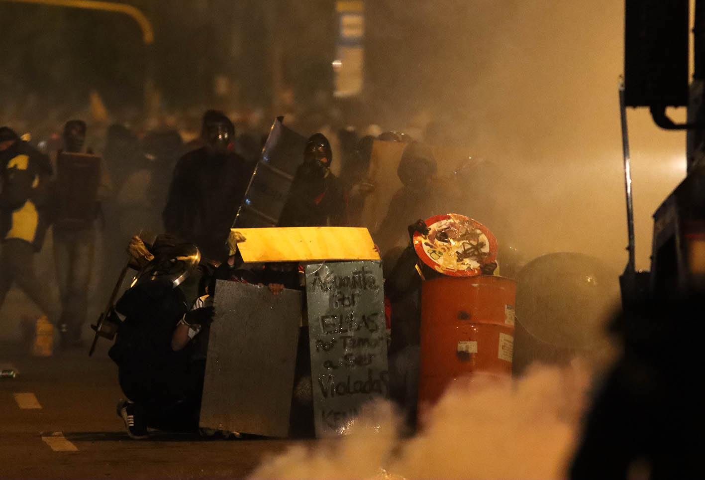 ENFRENTAMIENTOS ENTRE MANIFESTANTES Y POLICIA EN PORTAL LAS AMERICAS 21 DE MAYO