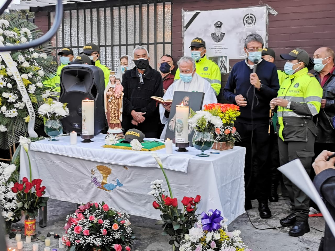 PLANTÓN POLICÍA ASESINADO