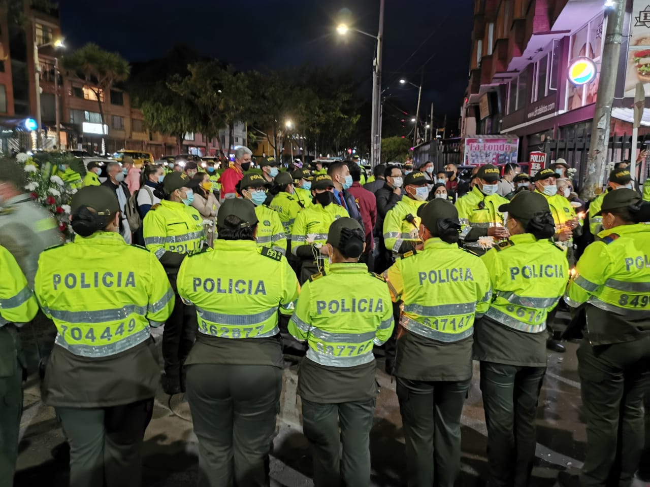 PLANTÓN POLICÍA ASESINADO