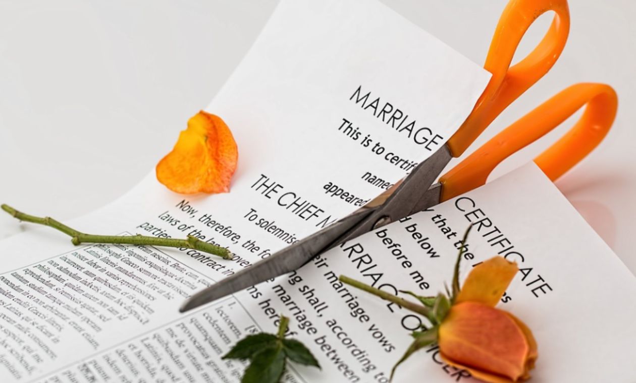 Divorcio de mutuo acuerdo: se separa porque ella no se bañaba Divorcio de mutuo acuerdo: se separa porque ella no se bañaba