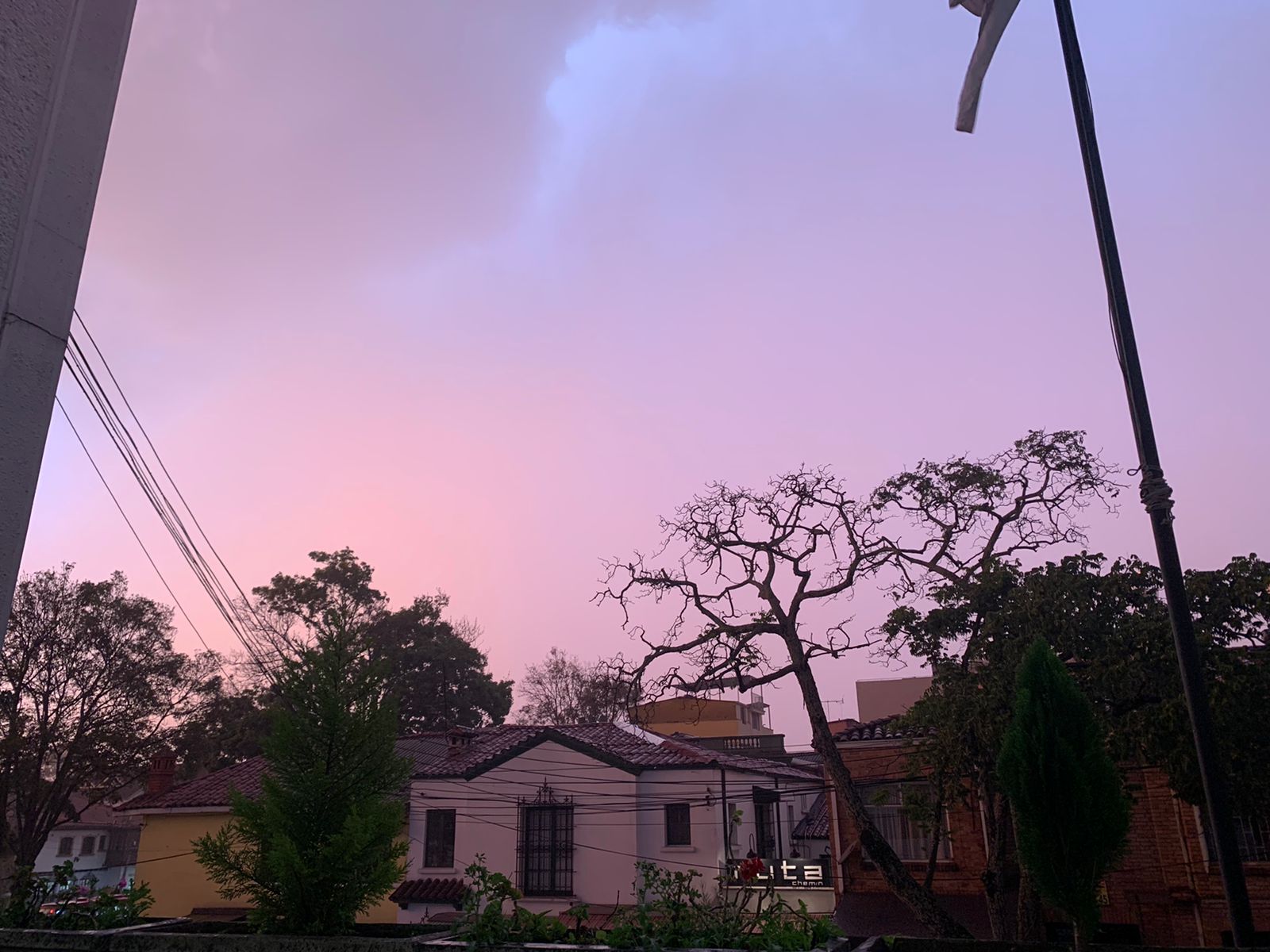 Cielo morado en Bogotá Cielo morado en Bogotá