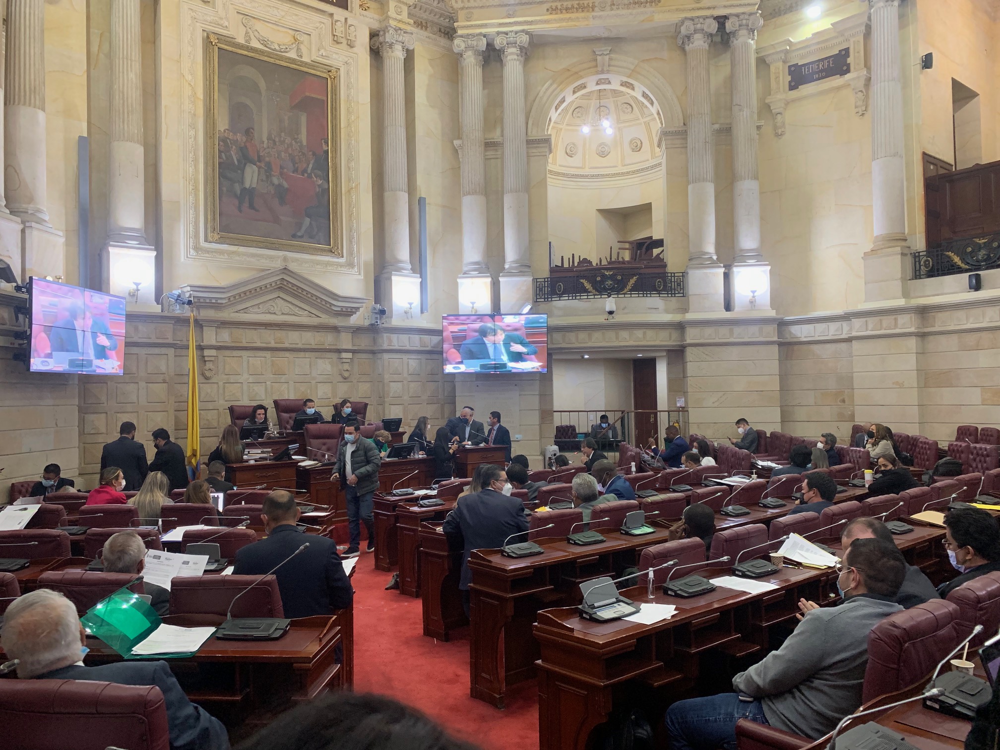 Comisión Primera de Cámara trabajando