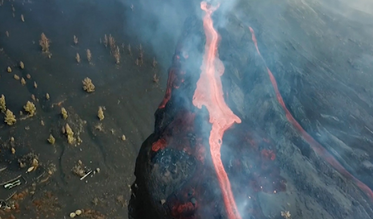 Lava del volcán Cumbre Vieja dañando hectáreas