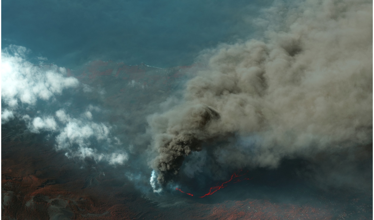 Lava del volcán Cumbre Vieja en el mar